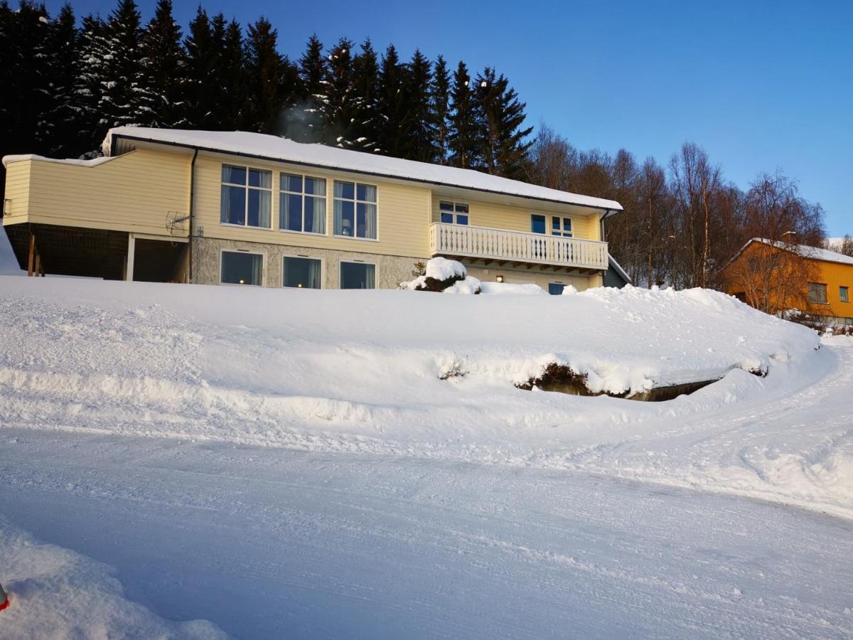 Lyngen, Mackay Appartment, Lyngen Lyngseidet Εξωτερικό φωτογραφία