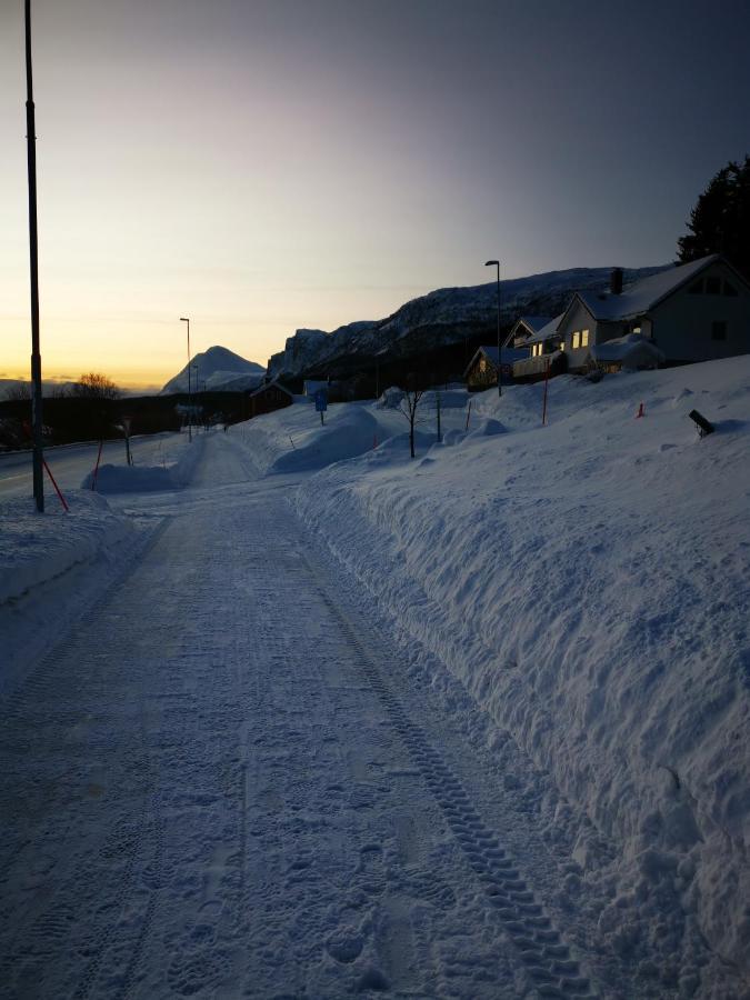 Lyngen, Mackay Appartment, Lyngen Lyngseidet Εξωτερικό φωτογραφία