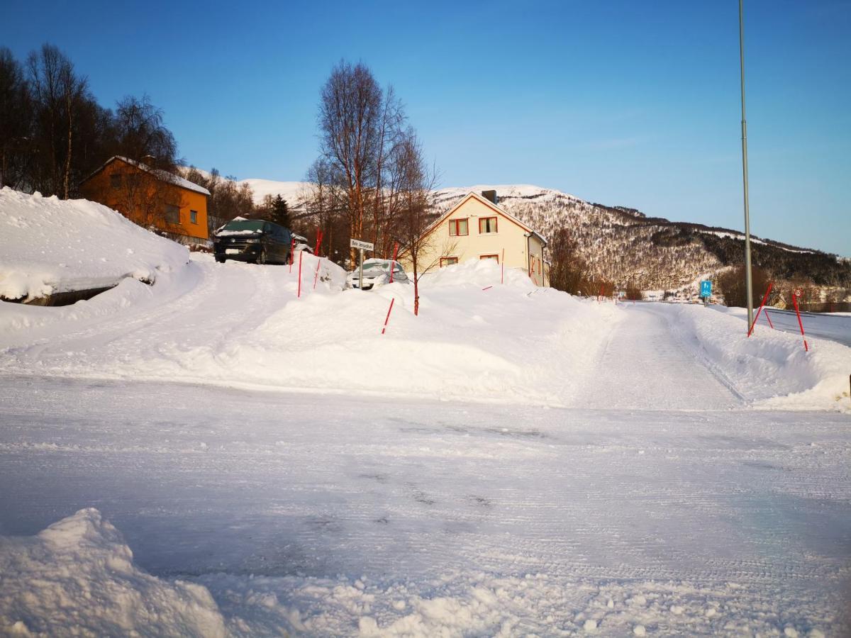 Lyngen, Mackay Appartment, Lyngen Lyngseidet Εξωτερικό φωτογραφία