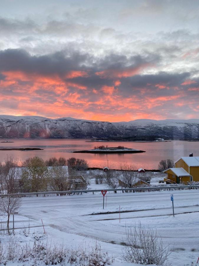 Lyngen, Mackay Appartment, Lyngen Lyngseidet Εξωτερικό φωτογραφία