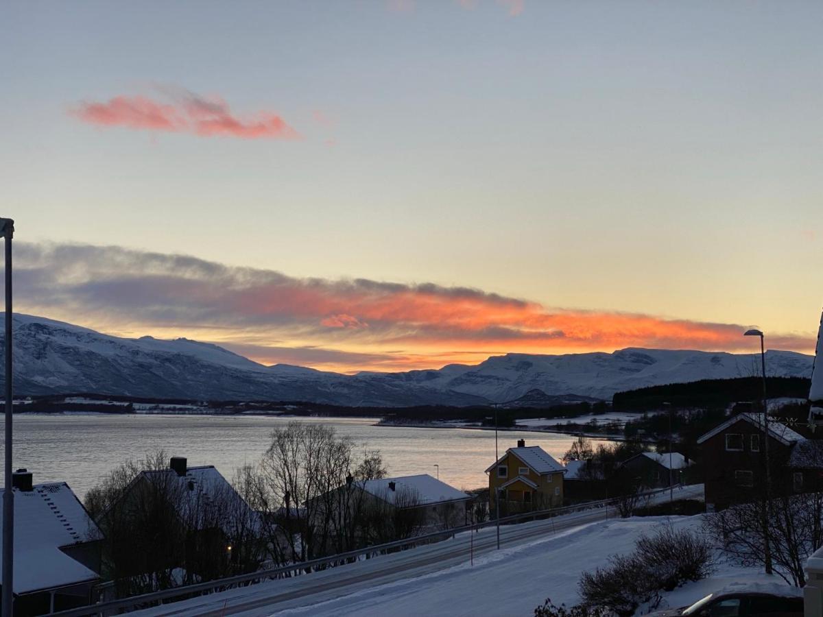 Lyngen, Mackay Appartment, Lyngen Lyngseidet Εξωτερικό φωτογραφία