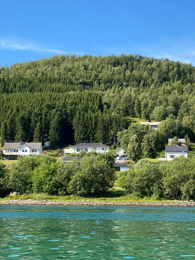 Lyngen, Mackay Appartment, Lyngen Lyngseidet Εξωτερικό φωτογραφία